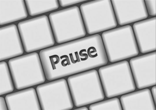 #FinClic Pause Button