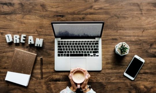 Blog dan Artikel Karyawan Melakukan Pekerjaan Sampingan? Boleh Saja Tapi Perhatikan Dulu 9 Aturan Berikut