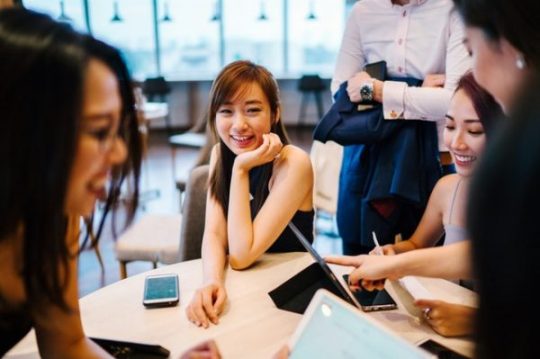 Blog dan Artikel Usia Produktif Perempuan Itu Pendek - Benarkah? 4 Hal Ini Bisa Menjawabnya