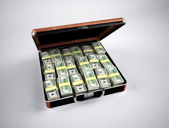 Blog dan Artikel 5 Tip Memilih Produk Investasi, Belajar dari Kevin Aprilio yang Pernah Tertipu 17 M
