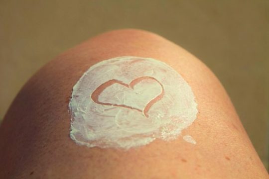 Blog dan Artikel Atur Anggaran Perawatan Wajah Hemat dan Efektif Untuk Perempuan