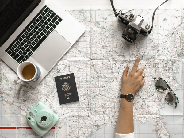 Bekerja Sambil Keliling Dunia: Inilah 3 Millenial and Gen Z's Dream Job