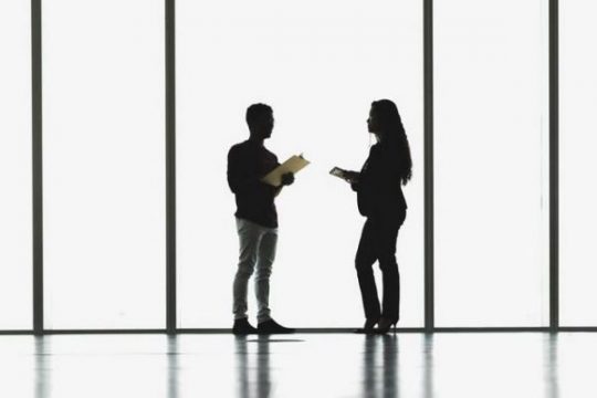Bonus Besar Sering Diberikan oleh Perusahaan yang Bergerak di 5 Sektor Ini