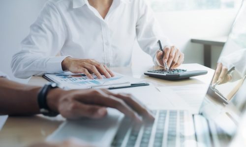 Begini Caranya Mulai Bicara Uang dengan Pasangan