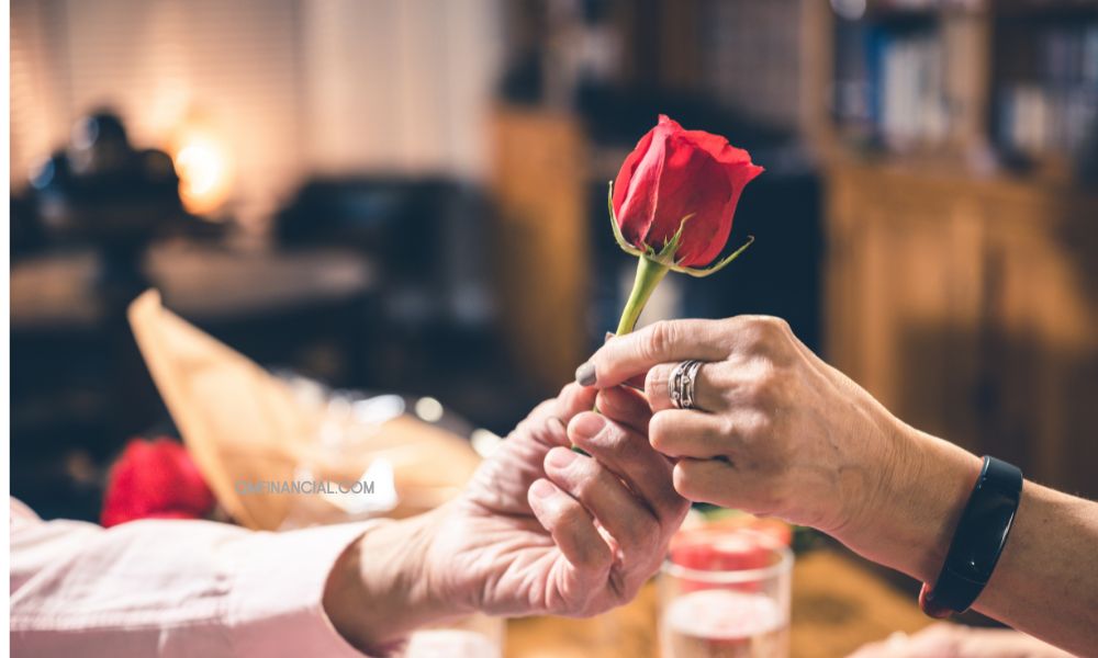 Memanfaatkan Hari Valentine untuk Mulai Ngobrol Finansial