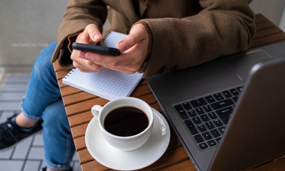 Tip Hemat dan Budgeting untuk Pekerja WFA yang Suka Kerja dari Kafe