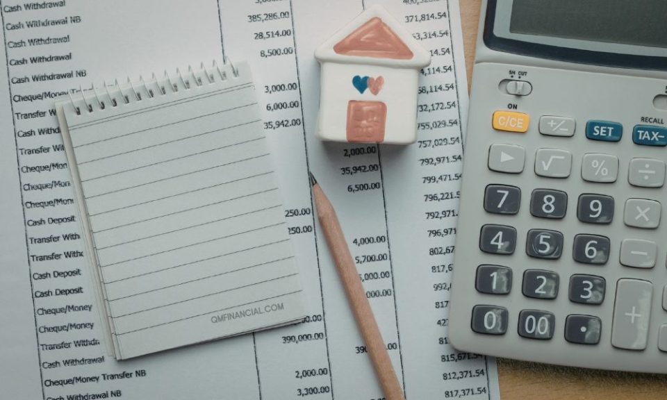 Cara Mengatur Gaji Bulanan agar Tetap Bisa Menabung