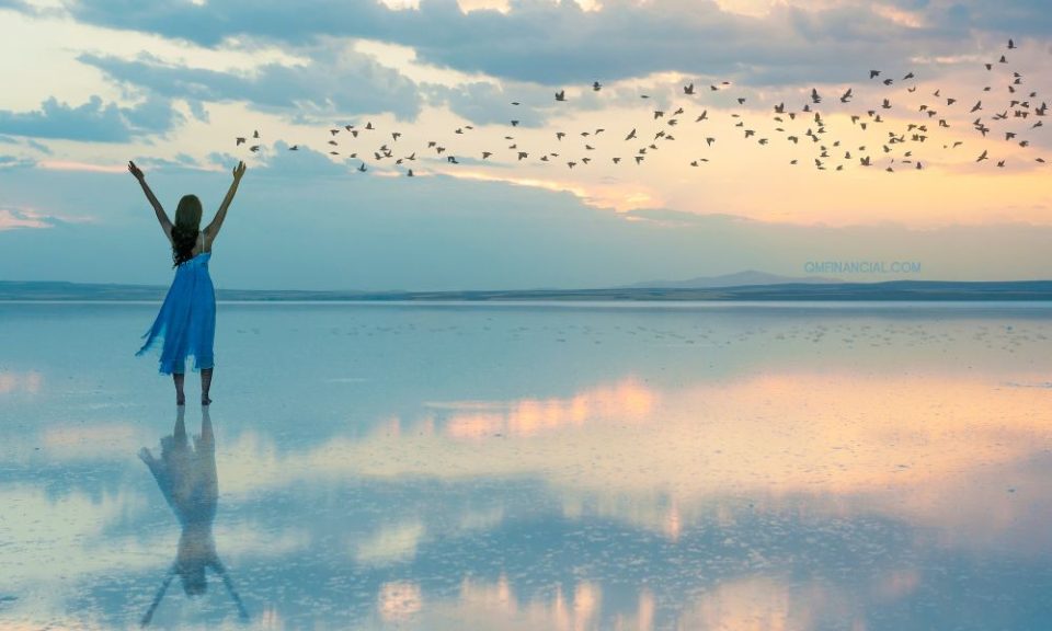 Cara Tetap Menikmati Hidup Tanpa Harus Boros di Masa Ekonomi Sulit Financial Freedom Artinya Tidak Bekerja? Ini Makna yang Sering Disalahpahami