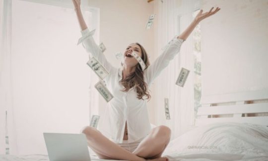 Blog dan Artikel Makna Merdeka Finansial di Setiap Fase Usia: 20-an, 30-an, hingga 40-an