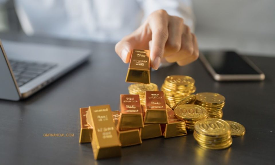 Simpan Emas di Bank atau di Rumah? Ini yang Perlu Dipertimbangkan